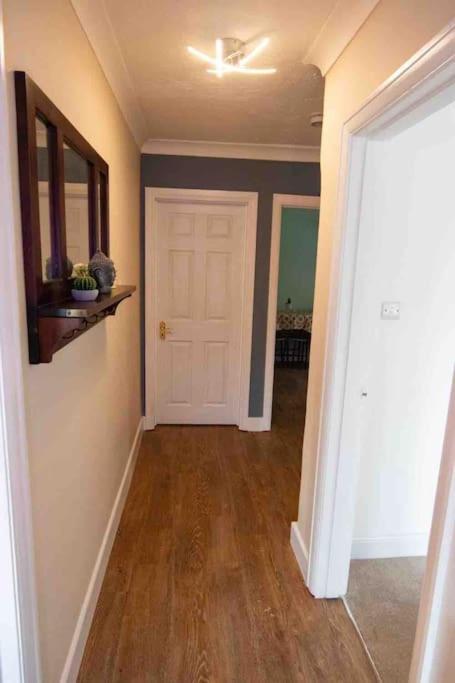 1 Bedroom Self Contained Apartment In Christchurch Winkton Exterior foto